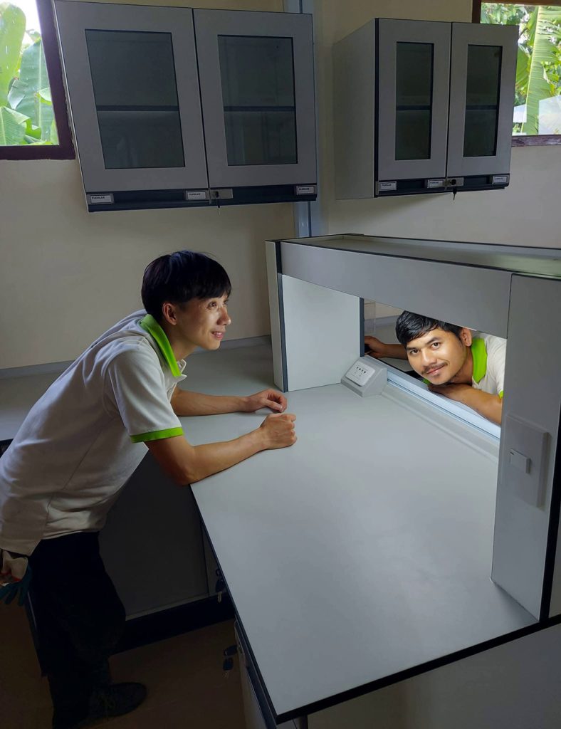 f3